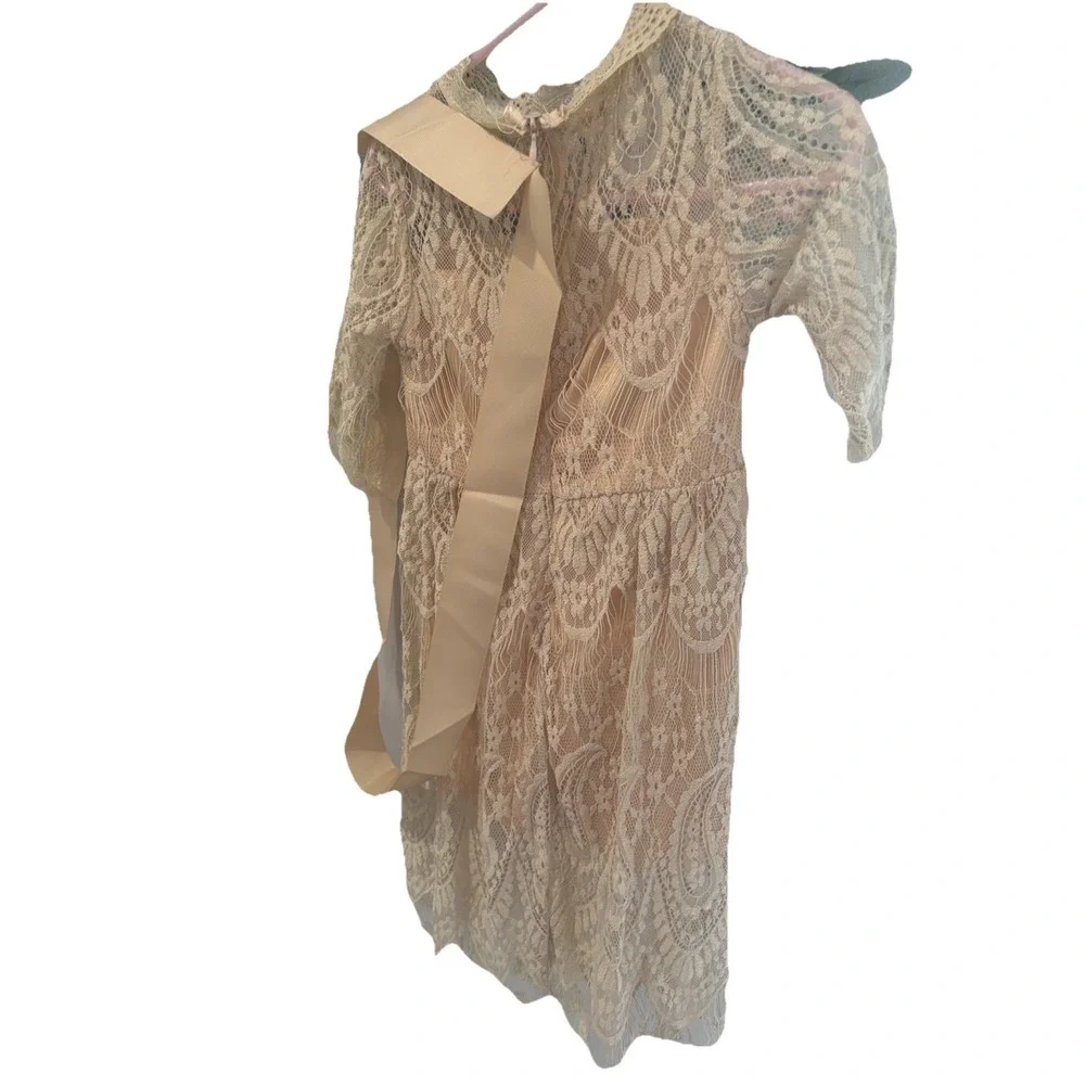 Beautiful Champaigne Little Girls Lace Dress, see sizing in descriptions, fall